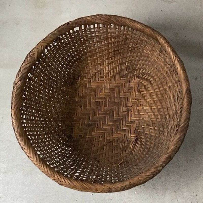 アンティーク大籠 48cm 竹材 山路編みと網代編みで構成された大きな古