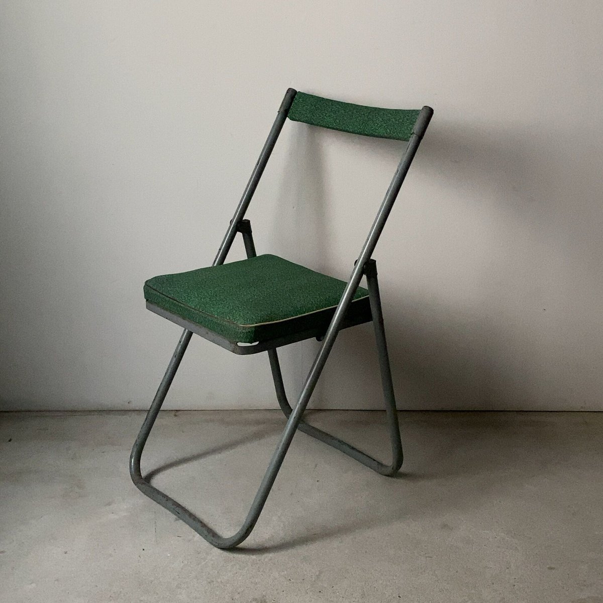 古い折り畳み椅子 1950-1960年代 ヴィンテージフォールディングチェア マイクロカモフラージュ柄 迷彩 グリーン/グレー 良品