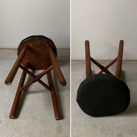 古いクッション付丸椅子 ヴィンテージスツール チャコールグレーファブリック 当時物生地とスタッズとテープ 丸脚一段櫓 洋風デザイン 良品