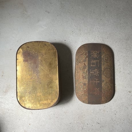 SHISEIDO  古い資生堂の石鹸缶(収納箱、小物入れ) 戦前 ドーム型 逆文字 ジャパンヴィンテージ レトロ缶 花椿 希少品