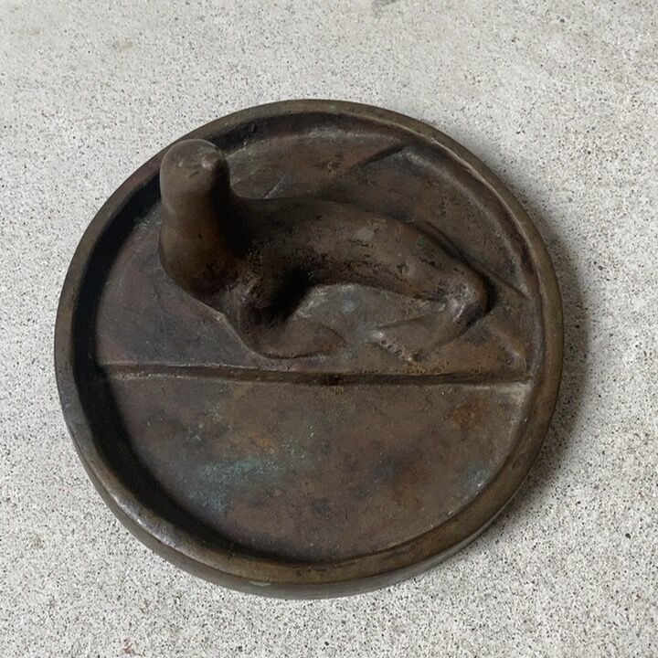 古いブロンズのアザラシモチーフトレイ(トレー) 灰皿 土屋陽三郎