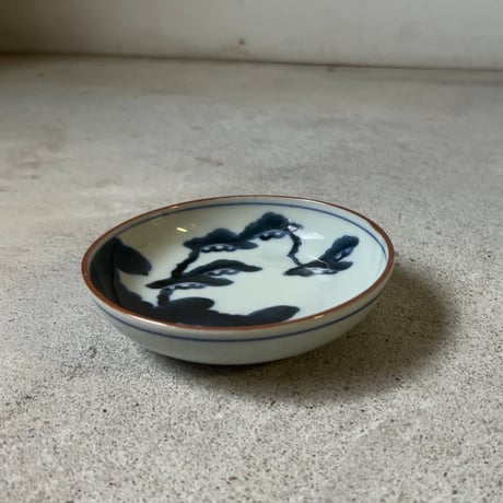 大正期 松柄の古い染付け小皿［5枚セット］呉須 松絵 染付 茶縁 小皿 豆皿 手書き 絵付 グッドバランス 美品範疇