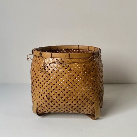 アンティークカゴ | STORES