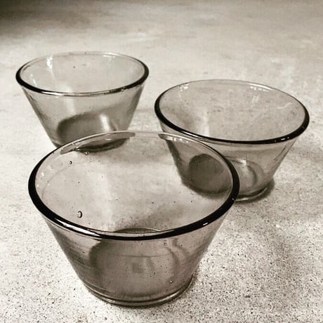 ヴィンテージ ガラス器 昭和初期 グレーベース ゆらゆら 気泡 硝子 デザート器 かき氷器 小鉢 古い器 モダンデザイン 完品  ３点セット4500円