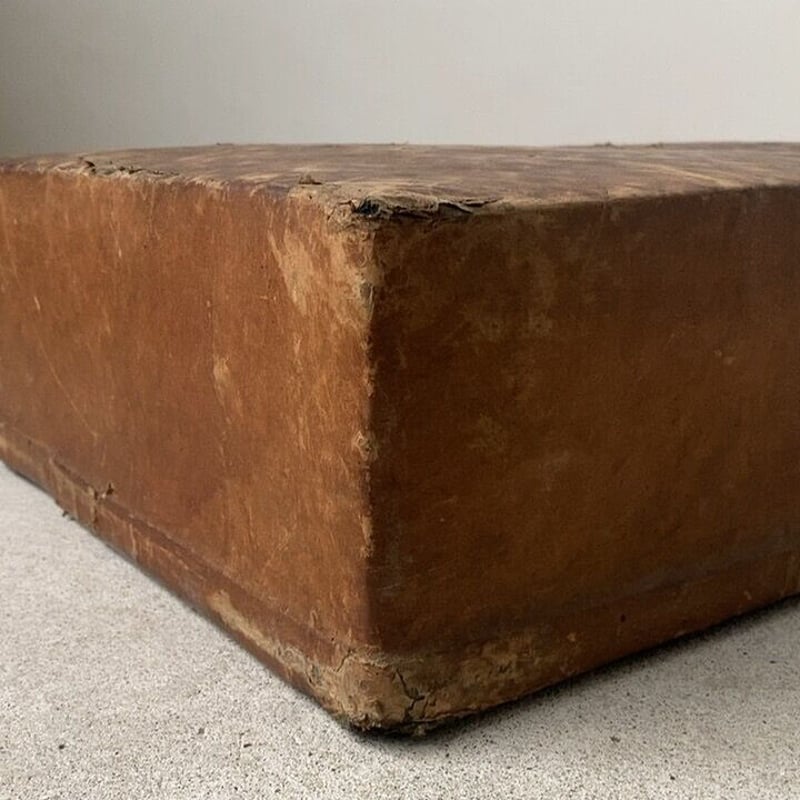 (J7-2H25）一閑張り 一閑張りの大きめ蓋付き道具箱 幅約54cm 旧家で長年眠っていたお