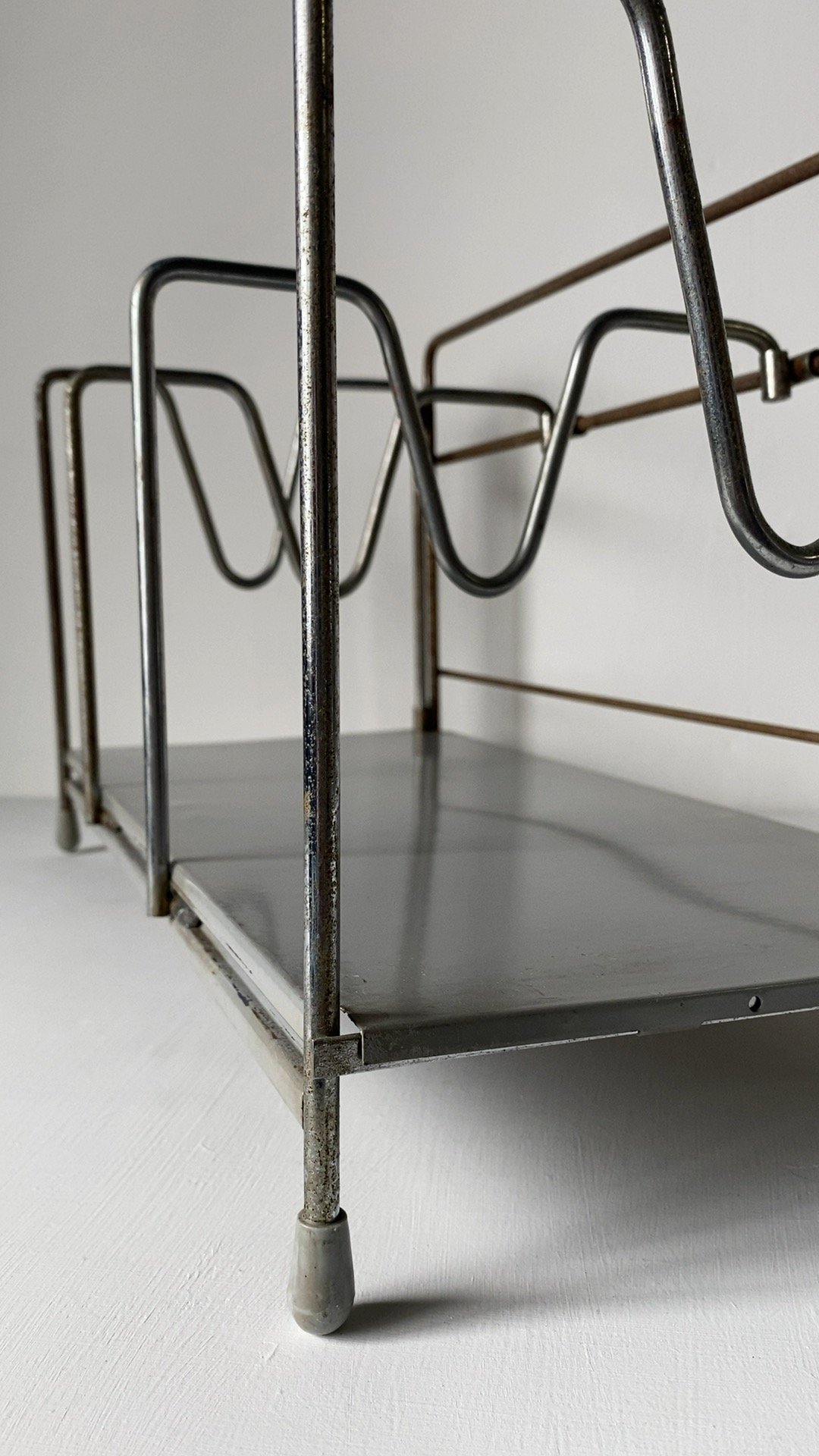 昭和レトロ インダストリアル スライド式スチールラック ブックスタンド 昭和レトロ、スライド式スチールラック、ブックスタンド