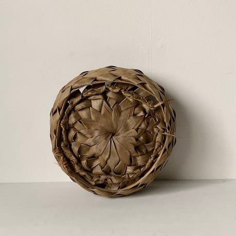 古いババス椰子の籠 フルーツ籠 菓子器 手編み 手工芸 ハンドメイド 自然な風合い ナチュラル素材 ブラジル民藝 世界の民藝