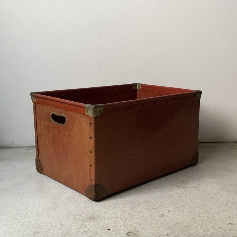 昭和期の古いボテバコ (ボテ箱) 運搬箱 ブリックカラー 無地 昭和期の古いボテバコ (ボテ箱) 運搬箱 ブリックカラー 無地