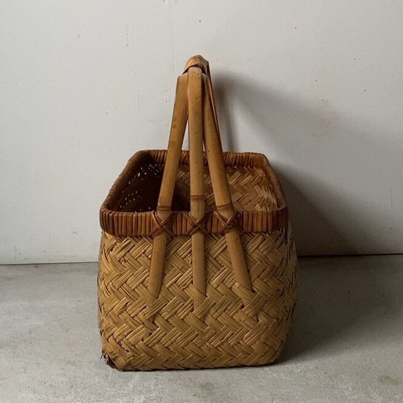 1970s古い竹網の瓶籠 市場籠 ワンハンドルカゴ 岡持籠 程良い飴色 3又