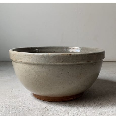 古いこね鉢(ストーンウェアA) 幅約26cm シンプル大鉢 巨大ボウル 荒い目跡 小ぶり メダカ鉢 水栽培 ビオトープ  完品