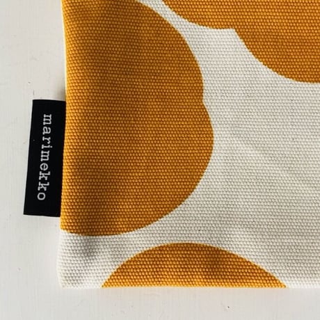 marimekko  マリメッコ  ウニッコ  マチ無しポーチ 21cm  ダークイエロー/白  好配色 好柄 好サイズ  山吹色 マンゴー 中古美品