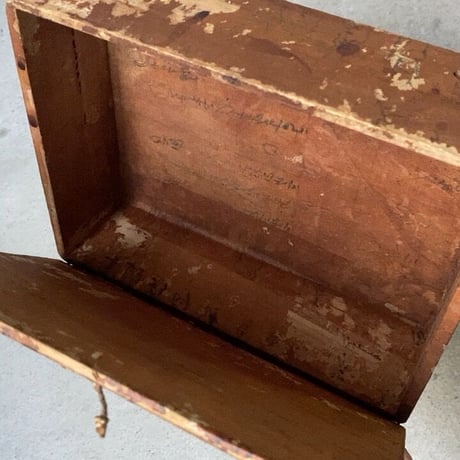 一閑張り 蓋付きの紙箱  21.5cm 紙貼り 柿渋 紐摘み  小物入れ 道具箱 墨文字 ジャパンヴィンテージ
