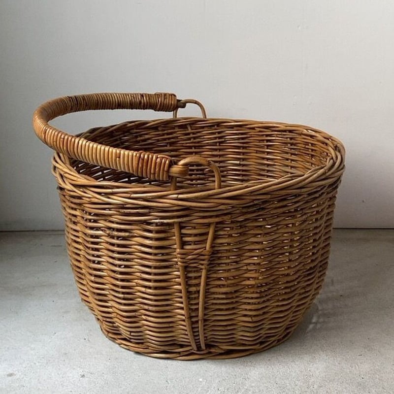 ラタン製巨大ワンハンドルランドリーバスケット48cm アンティーク ラタン製巨大ワンハンドルランドリーバスケット48cm アンティーク