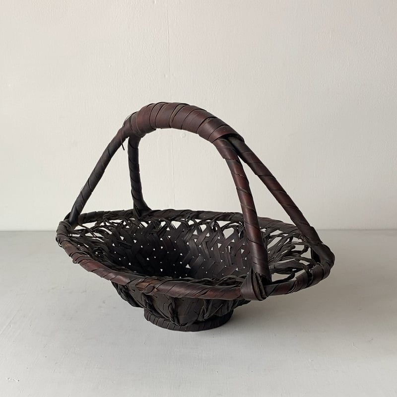 古い持手籠 竹材捻り加工ワンハンドル籠 幅約55cm 立体舟型