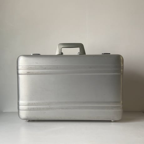 ZERO HALLIBURTON ゼロハリバートン  青ハリ アオハリ ヴィンテージ アタッシュケース 3桁ダイアルロック アルミケース  カメラケース 中古美品範疇