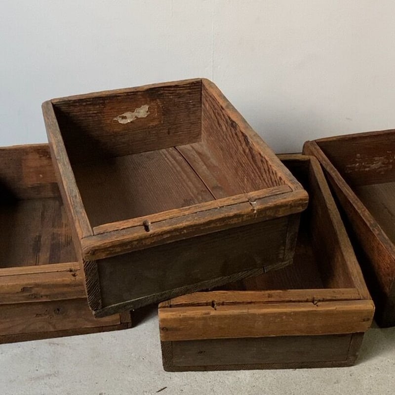 古い木箱 4個セット 小さめ 幅約24cm/奥行32cm 老舗園芸店の仕分け木箱