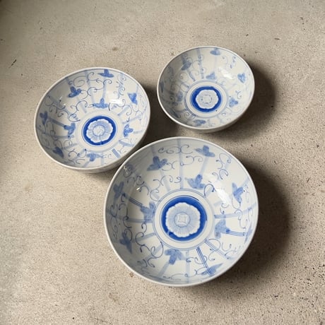 明治期 古い染付の入れ子鉢 (3鉢) アサガオ 蔓 絵  薄色  完品