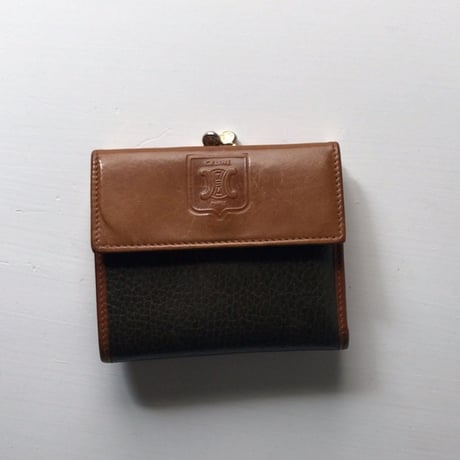 CELINE セリーヌ　ヴィンテージセリーヌ コンパクトウォレット  2つ折りガマ口  型押しレザー/ヌメ革　マカダム エンボス