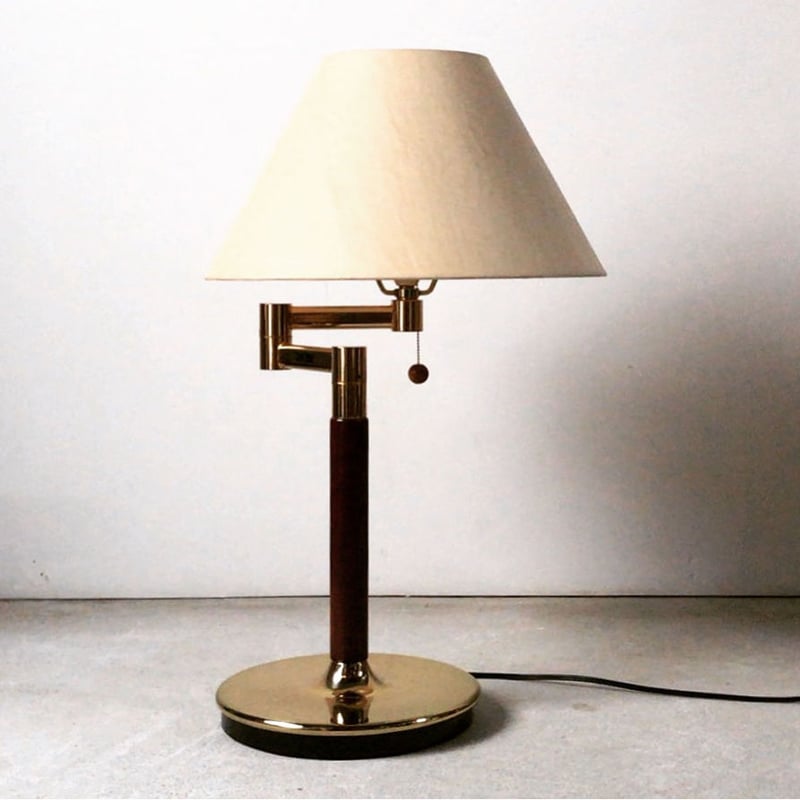 ホテル仕様のベッドサイドランプ スイングアーム シェードランプ 2段調