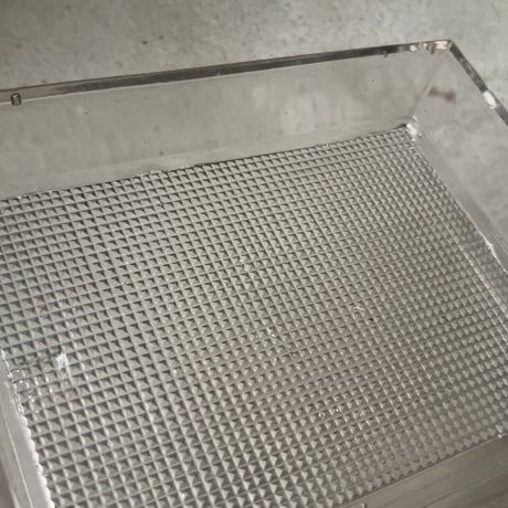 アンティーク プレスガラス スクエアトレー 幅約20cm 角皿 古硝子パッド  クリアカラー  大正期 レトロ食器 ヴィンテージ食器 気泡ガラス フルーツ皿 デザート皿 美品範疇