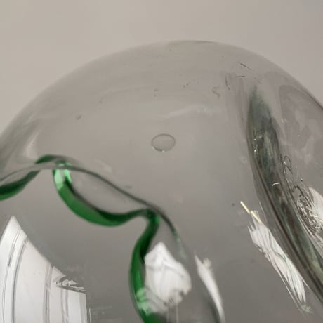 古い吹きガラスの金魚鉢  気泡ガラス ゆらゆらガラス グリーンフリル 大正 昭和期 ガラス工芸 民藝 オールドクラフト ジャパンヴィンテージ 美品