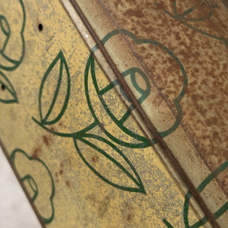 SHISEIDO 古い資生堂の石鹸缶(収納箱、小物入れ) 戦前 ドーム型 逆文字