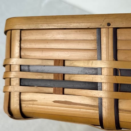 竹の平籠 バイカラーひしぎ編み 古作工芸品 竹工芸 手仕事 中型道具箱 茶器入れ 茶籠 編み籠 ジャパンヴィンテージ