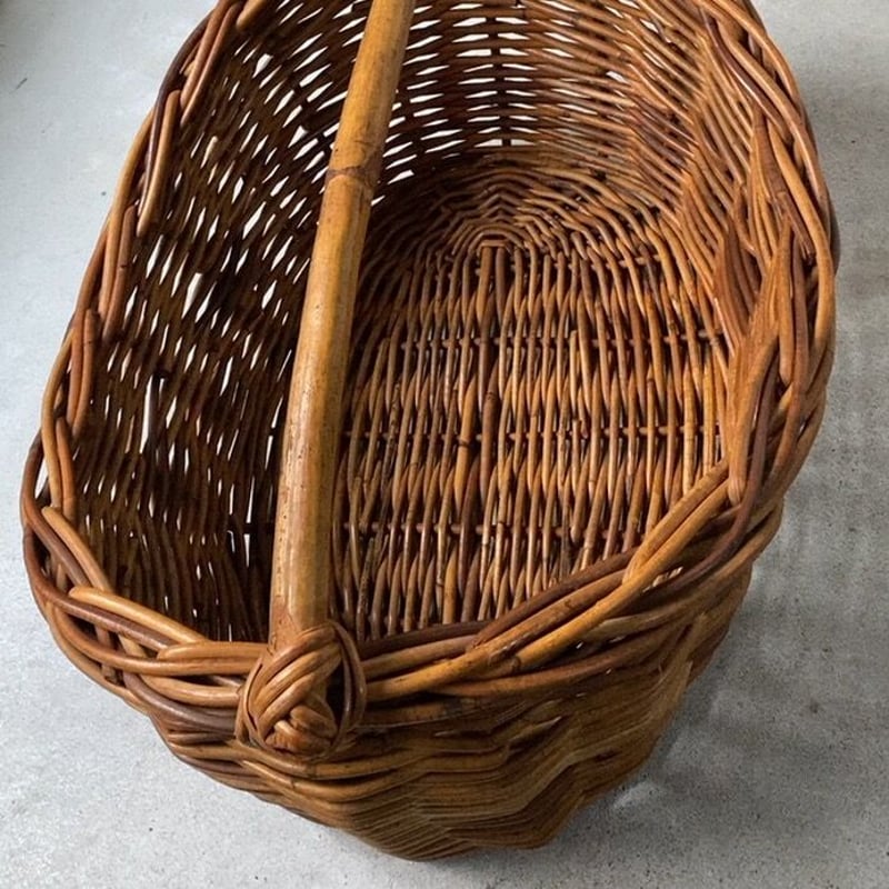 古いアラログの大籠 持ち手かご 幅約58cm ワンハンドルカゴ 飴色にヤケ