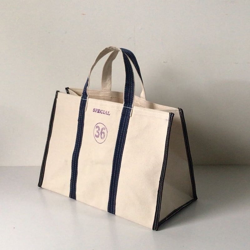 極美品 綺麗、トートバッグ 突き合わさ