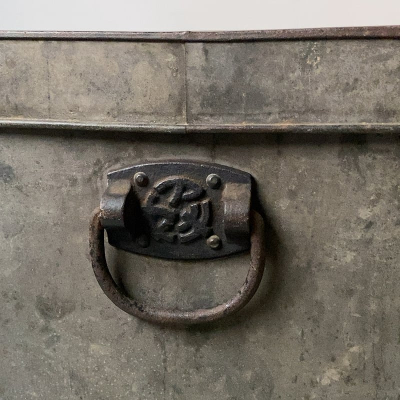 海外アンティークショップで買った古い収納ブリキ箱 イギリス アンティーク ブリキトランクケース/ボックス/ブロカント