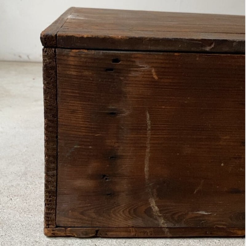 大きめ蓋付きの古い木箱 幅約60cm 杉無垢材の大きめの古木箱 道具箱 古