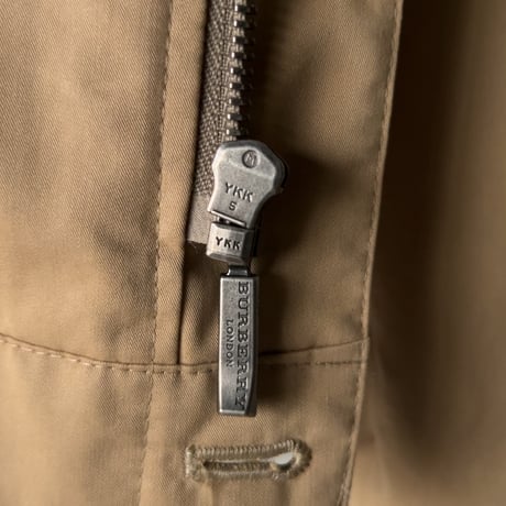 BURBERRY LONDON バーバリーロンドン キルティングライナー付き スイングトップ ベージュ 刺繍ロゴ ノバチェック ユーズド 中古 イギリス古着 美品範疇