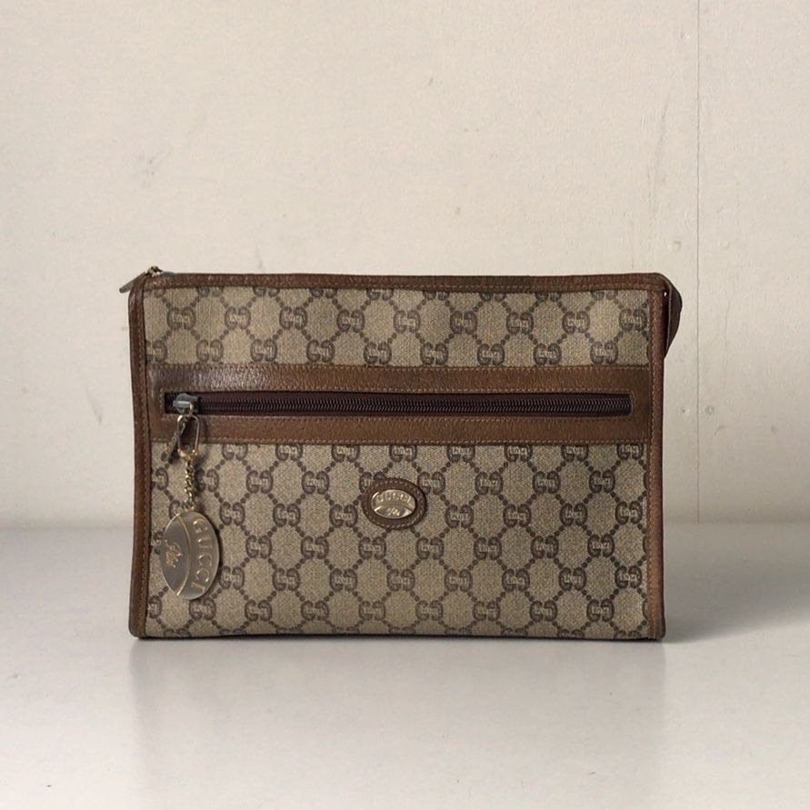 ☆ GUCCI PLUS GG PVCレザー セカンドバッグ 正規店仕入れの - バッグ ☆ GUCCI PLUS GG PVCレザー セカンドバッグ 正規店仕入れの - バッグ
