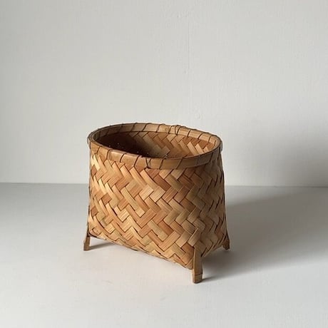 竹編みのヘラ立て お玉立て 幅約23cm ツールスタンド 足付き 天然素材 グッドコンディション