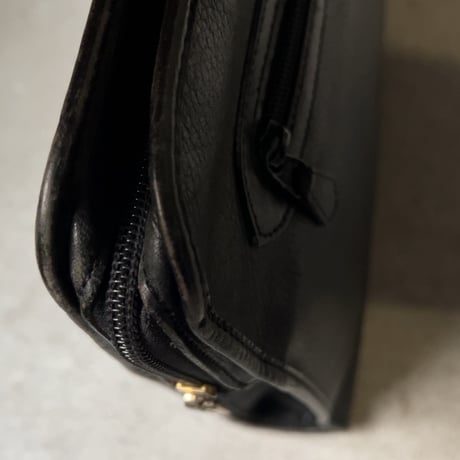Burberrys バーバリーズ  クラッチバッグ  ブラックレザー インナーはノバチェック仕立  オールドバーバリー ヴィンテージバーバリー セカンドバッグ エンボスロゴ 中古良品