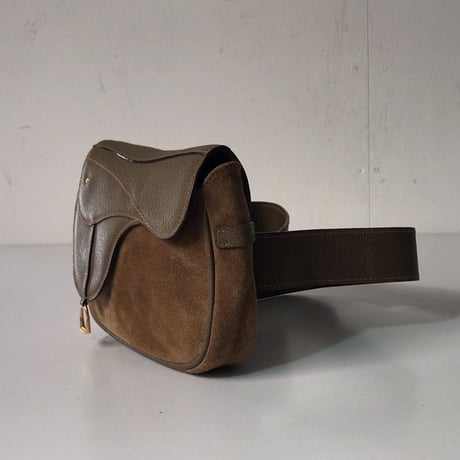 GUCCI グッチ オールドグッチ  サドル型  レザー /スエード ウエストポーチ グレージュ/ベージュ ヴィンテージ 中古美品