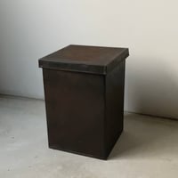 古い鉄の箱 (蓋付き) 黒ヤケ 黒光り グッドエイジング 厚みあり縁補強構造 古箱