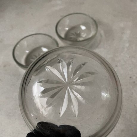 ヴィンテージ  ガラス器 菊紋様 昭和初期 気泡ガラス 深皿 小鉢 古い器 デザート器  ※3点セット