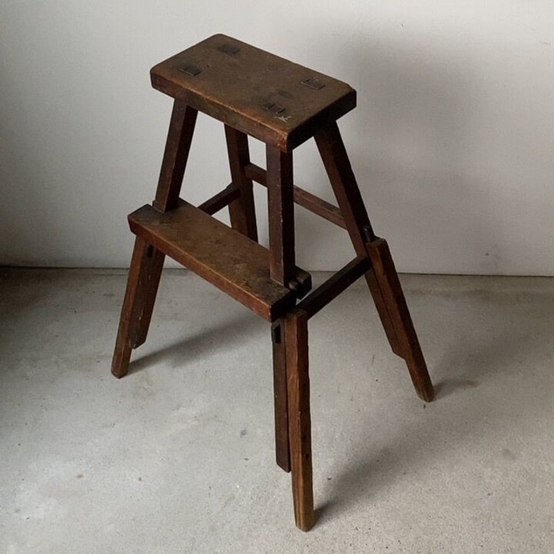 古い 木製 踏台 ホゾ組み木 褐色の古材 艶感あり ヴィンテージステップ