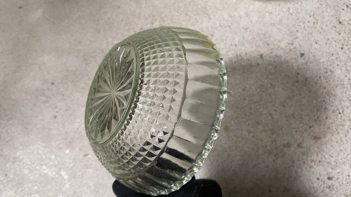 アンティークプレスガラス デザート深皿2客セット 花紋様 輪花縁
