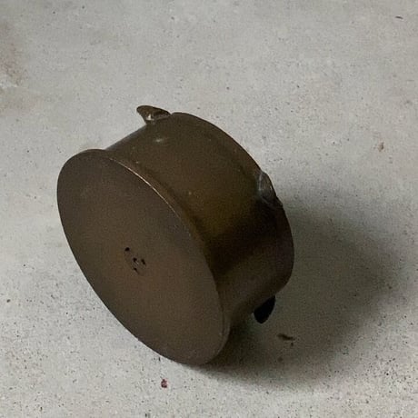 太平洋戦争 旧日本軍 砲弾  薬莢 灰皿 直径11cm 真鍮  ブラス製  ヴィンテージ アッシュトレイ ミリタリー小物