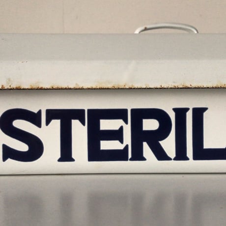 ホーロー蓋付き滅菌ケース　sterilizer/消毒器  ロゴ入り  琺瑯 道具箱 ヴィンテージツール 美品