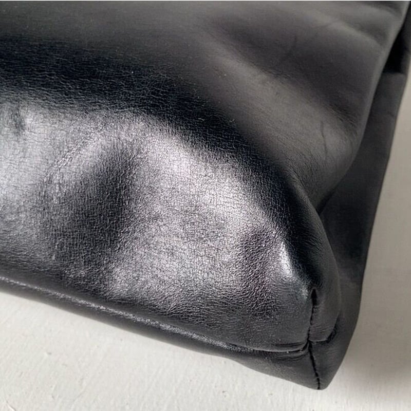 VALENTINO オールドヴァレンチノ レザークラッチバッグ ブラック 幅約