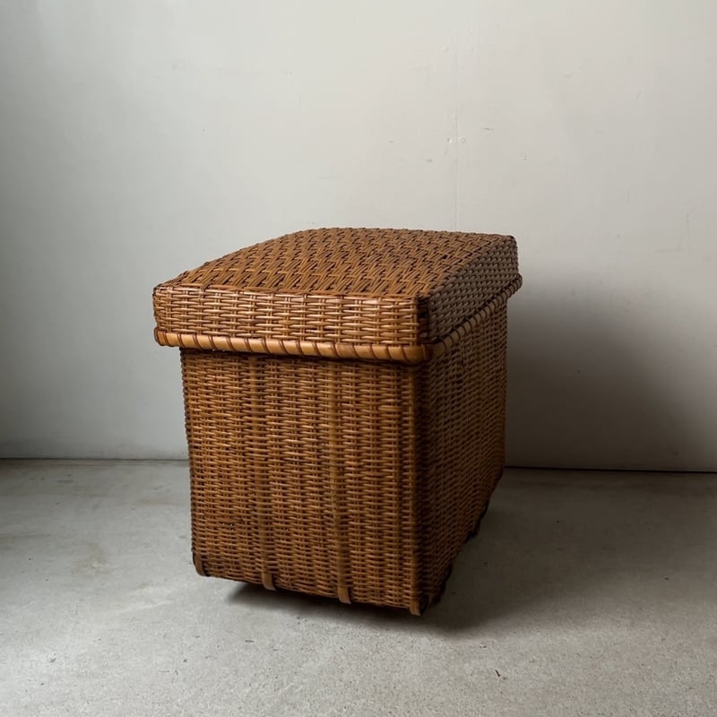 古い蓋付きの竹編み籠 縦型竹編みバスケット 竹足ありスクエア型道具箱