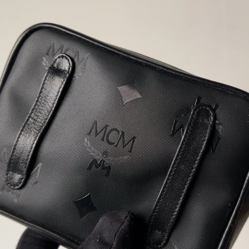 良品 希少 MCM ヴィセトス ウェストポーチ レザー ヴィンテージ MCM（エムシーエム）の「〈クラシック〉N/S クロスボディバッグ