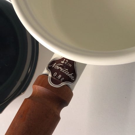 Noritake ノリタケ   ヴィンテージ 琺瑯(ホーロー) 片手鍋  ミルクパン  木製無垢持ち手  ホワイト ほぼデッドストック 未使用品