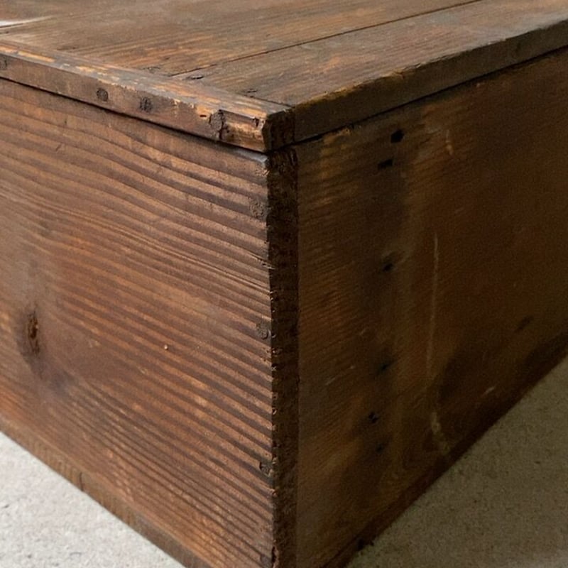 大きめ蓋付きの古い木箱 幅約60cm 杉無垢材の大きめの古木箱 道具箱 古