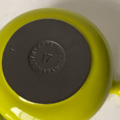 Le Creuset  ル・クルーゼ   ”Mama”シリーズ  ココットロンド 17 ママシリーズ  オールドルクルーゼ フランス ヴィンテージ  箱フラッシャー側面シール有り デッドストック