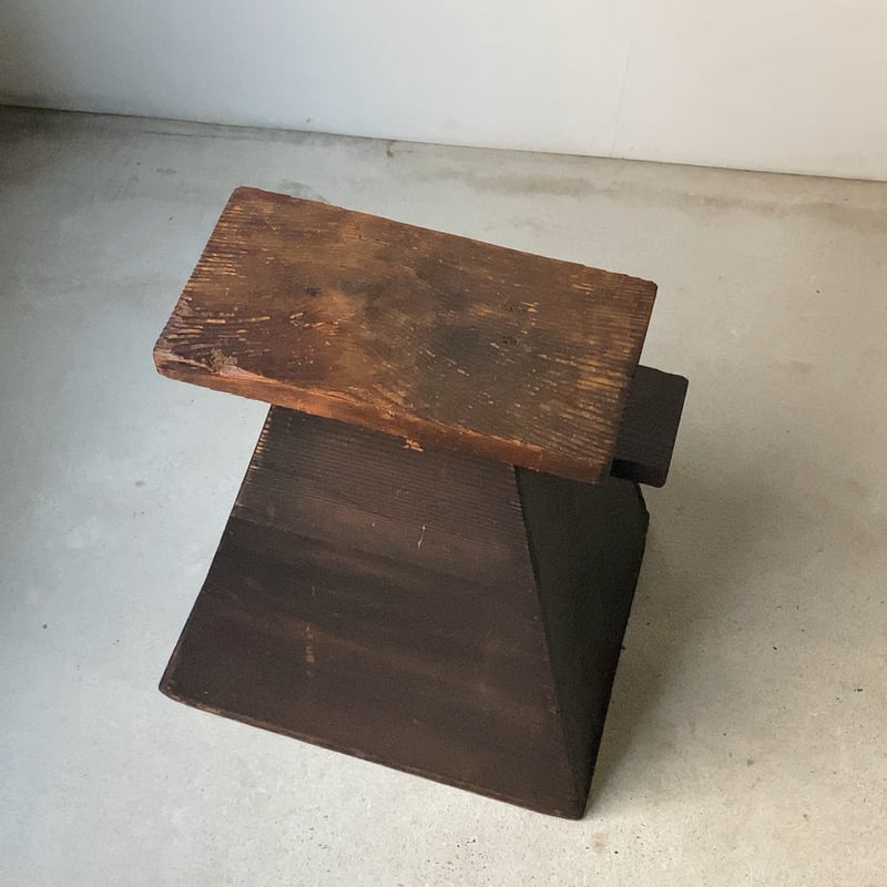 古い踏み台 戦前 昭和初期 杉無垢材 銅飾りリベット 達磨型穴 屑入れ