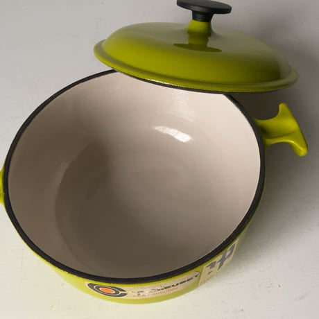 Le Creuset  ル・クルーゼ   ”Mama”シリーズ  ココットロンド 17 ママシリーズ  オールドルクルーゼ フランス ヴィンテージ  箱フラッシャー側面シール有り デッドストック
